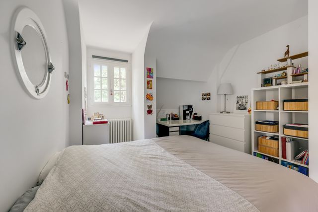 Afficher la photo en grand Maison à vendre - 8 pièces - 250 m2 - Versailles - 78 - ILE-DE-FRANCE