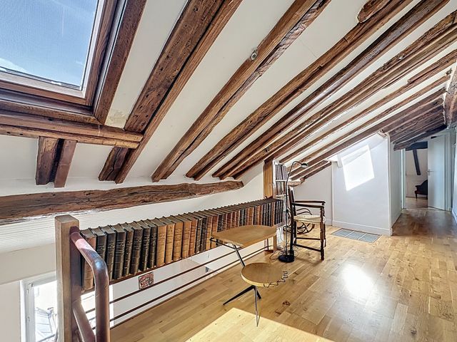 Afficher la photo en grand Appartement Duplex à vendre - 5 pièces - 116,34 m2 - Versailles - 78 - ILE-DE-FRANCE