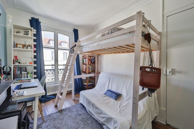 Afficher la photo en grand Appartement à vendre - 6 pièces - 133,24 m2 - Versailles - 78 - ILE-DE-FRANCE