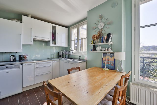 Afficher la photo en grand Appartement à vendre - 6 pièces - 133,24 m2 - Versailles - 78 - ILE-DE-FRANCE