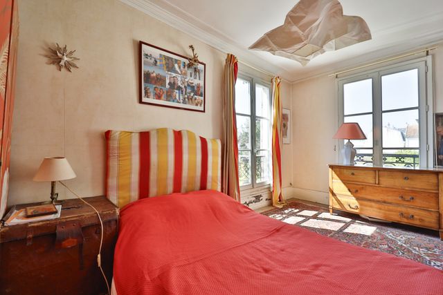 Afficher la photo en grand Appartement à vendre - 6 pièces - 133,24 m2 - Versailles - 78 - ILE-DE-FRANCE