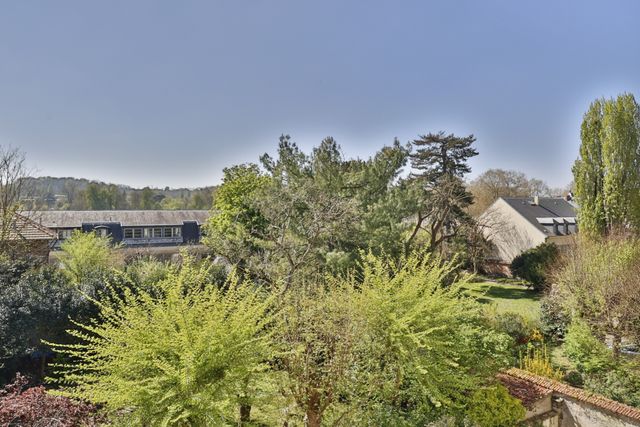 Afficher la photo en grand Appartement à vendre - 6 pièces - 133,24 m2 - Versailles - 78 - ILE-DE-FRANCE