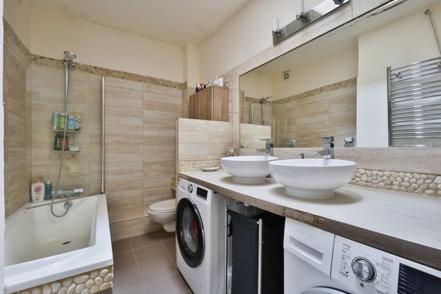 Afficher la photo en grand Appartement à vendre - 6 pièces - 133,24 m2 - Versailles - 78 - ILE-DE-FRANCE