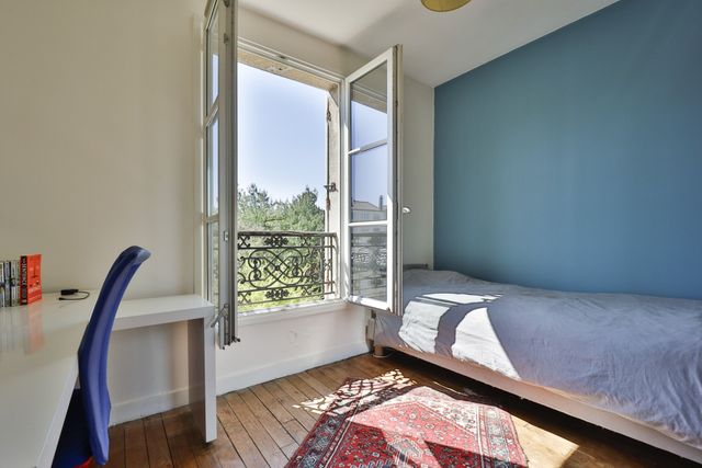 Afficher la photo en grand Appartement à vendre - 6 pièces - 133,24 m2 - Versailles - 78 - ILE-DE-FRANCE