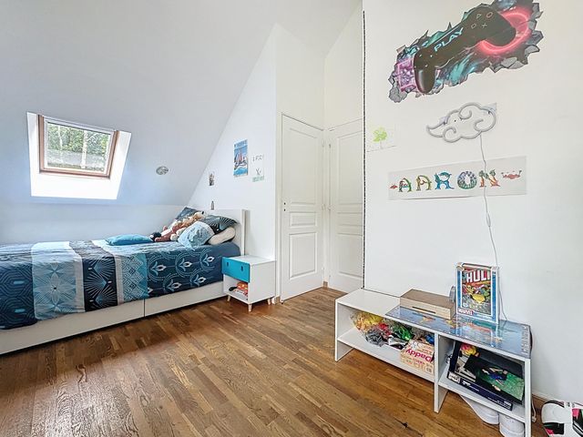 Afficher la photo en grand Maison à vendre - 7 pièces - 171,66 m2 - Jouy En Josas - 78 - ILE-DE-FRANCE