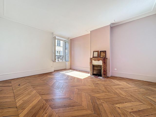 Afficher la photo en grand Maison à vendre - 7 pièces - 160,43 m2 - Versailles - 78 - ILE-DE-FRANCE