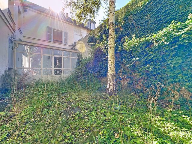 Afficher la photo en grand Maison à vendre - 7 pièces - 160,43 m2 - Versailles - 78 - ILE-DE-FRANCE