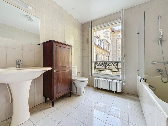 Afficher la photo en grand Maison à vendre - 7 pièces - 160,43 m2 - Versailles - 78 - ILE-DE-FRANCE