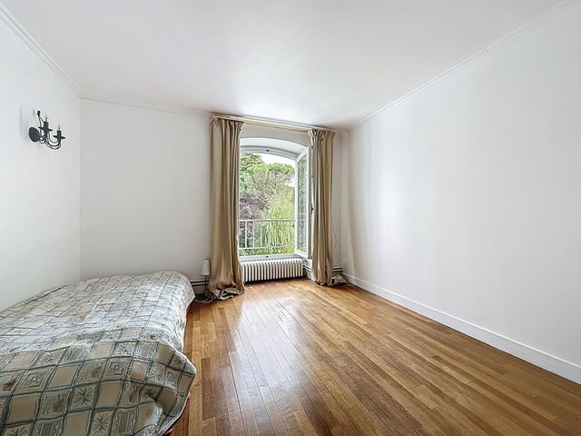 Afficher la photo en grand Maison à vendre - 12 pièces - 307 m2 - Versailles - 78 - ILE-DE-FRANCE