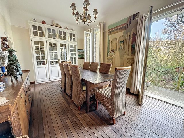 Maison &agrave; vendre - 10 pi&egrave;ces - 233 m2 - Versailles - 78 - ILE-DE-FRANCE