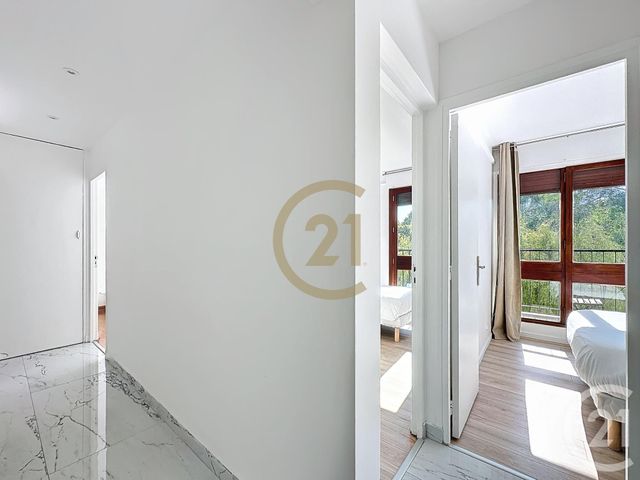 Afficher la photo en grand Appartement F4 à vendre - 4 pièces - 83,92 m2 - Le Chesnay - 78 - ILE-DE-FRANCE