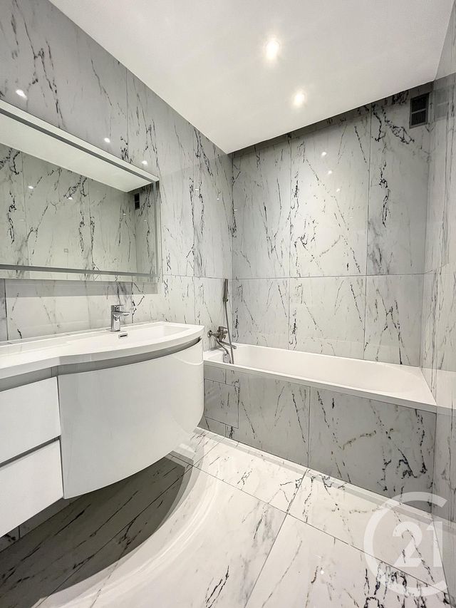 Afficher la photo en grand Appartement F4 à vendre - 4 pièces - 83,92 m2 - Le Chesnay - 78 - ILE-DE-FRANCE