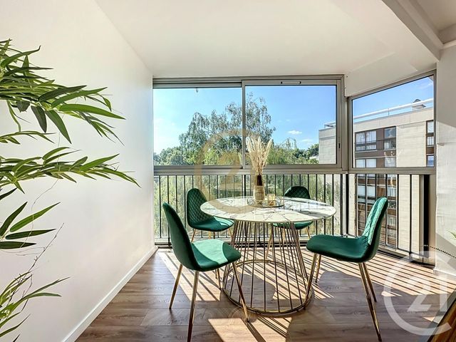 Afficher la photo en grand Appartement F4 à vendre - 4 pièces - 83,92 m2 - Le Chesnay - 78 - ILE-DE-FRANCE