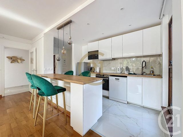 Afficher la photo en grand Appartement F4 à vendre - 4 pièces - 83,92 m2 - Le Chesnay - 78 - ILE-DE-FRANCE