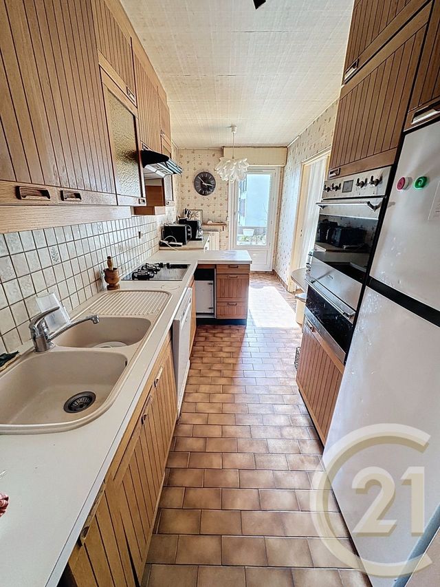 Afficher la photo en grand Appartement à vendre - 5 pièces - 107,22 m2 - Noisy Le Roi - 78 - ILE-DE-FRANCE