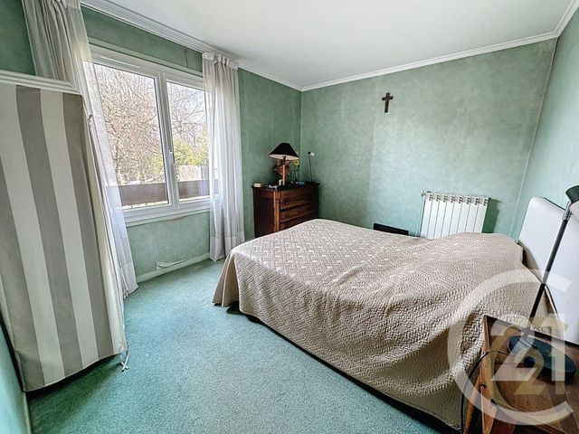 Afficher la photo en grand Appartement à vendre - 5 pièces - 107,22 m2 - Noisy Le Roi - 78 - ILE-DE-FRANCE