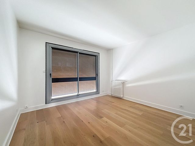 Afficher la photo en grand Appartement F5 à vendre - 5 pièces - 102,75 m2 - Le Chesnay - 78 - ILE-DE-FRANCE