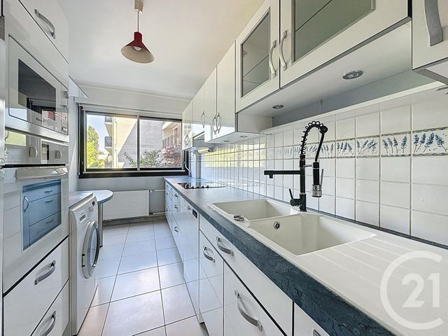 Afficher la photo en grand Appartement F5 à vendre - 5 pièces - 102,75 m2 - Le Chesnay - 78 - ILE-DE-FRANCE