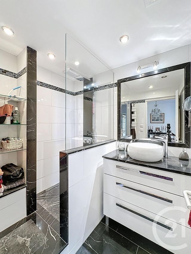 Afficher la photo en grand Appartement F4 à vendre - 4 pièces - 83,90 m2 - Versailles - 78 - ILE-DE-FRANCE