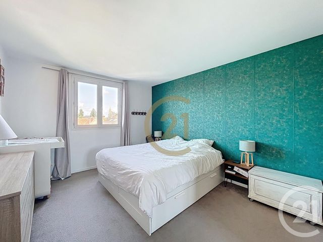 Afficher la photo en grand Appartement à vendre - 4 pièces - 96,35 m2 - Le Chesnay - 78 - ILE-DE-FRANCE