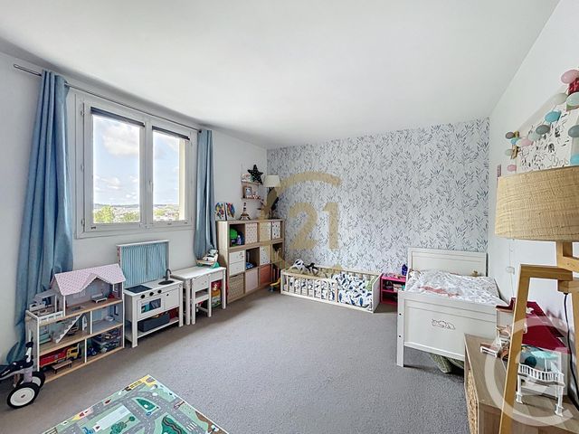 Afficher la photo en grand Appartement à vendre - 4 pièces - 96,35 m2 - Le Chesnay - 78 - ILE-DE-FRANCE