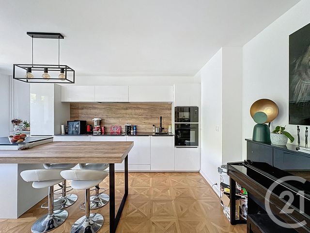 Afficher la photo en grand Appartement F3 à vendre - 3 pièces - 67 m2 - Versailles - 78 - ILE-DE-FRANCE