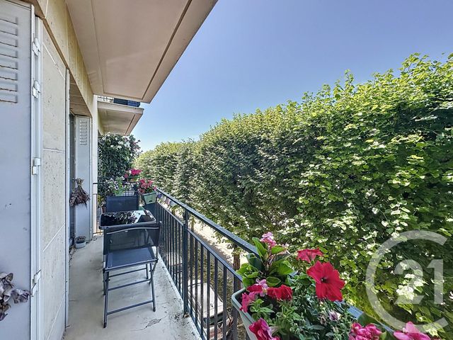 Afficher la photo en grand Appartement F3 à vendre - 3 pièces - 67 m2 - Versailles - 78 - ILE-DE-FRANCE