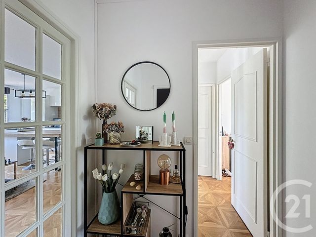 Afficher la photo en grand Appartement F3 à vendre - 3 pièces - 67 m2 - Versailles - 78 - ILE-DE-FRANCE