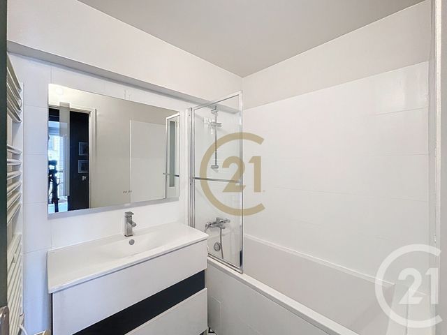 Afficher la photo en grand Appartement F4 à vendre - 4 pièces - 80,79 m2 - Versailles - 78 - ILE-DE-FRANCE