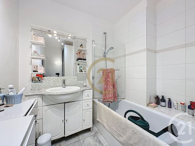 Afficher la photo en grand Appartement à vendre - 2 pièces - 62,25 m2 - Le Chesnay - 78 - ILE-DE-FRANCE