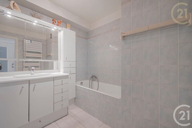Appartement T3 &agrave; vendre - 3 pi&egrave;ces - 69,70 m2 - Versailles - 78 - ILE-DE-FRANCE