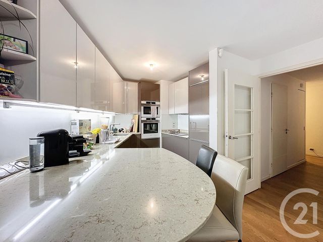 Afficher la photo en grand Appartement F3 à vendre - 3 pièces - 65,07 m2 - Viroflay - 78 - ILE-DE-FRANCE