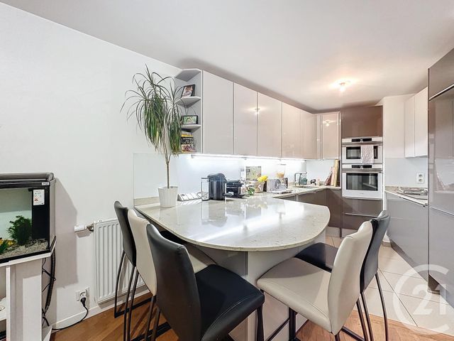 Afficher la photo en grand Appartement F3 à vendre - 3 pièces - 65,07 m2 - Viroflay - 78 - ILE-DE-FRANCE