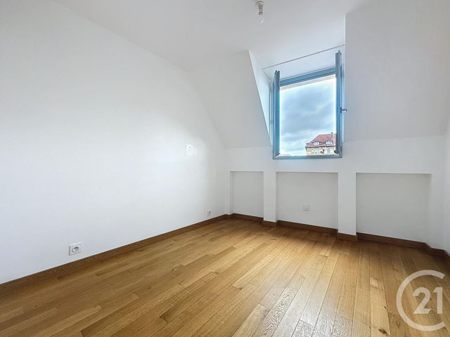 Afficher la photo en grand Maison à vendre - 5 pièces - 127,54 m2 - Versailles - 78 - ILE-DE-FRANCE