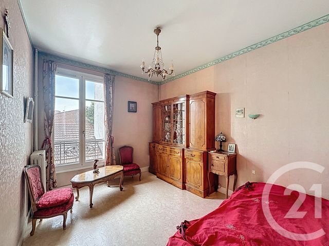 Afficher la photo en grand Appartement T3 à vendre - 3 pièces - 49,47 m2 - Viroflay - 78 - ILE-DE-FRANCE