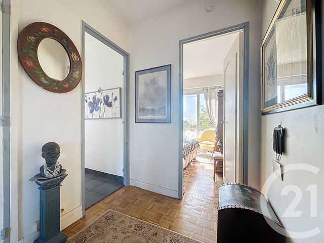 Afficher la photo en grand Appartement à vendre - 3 pièces - 64,19 m2 - Versailles - 78 - ILE-DE-FRANCE