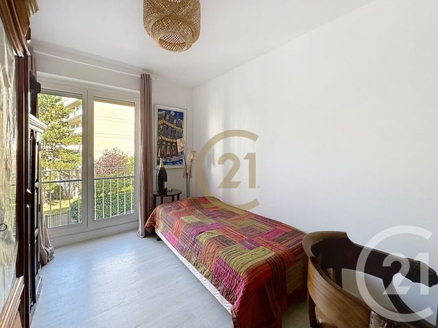 Afficher la photo en grand Appartement F5 à vendre - 5 pièces - 102 m2 - Versailles - 78 - ILE-DE-FRANCE