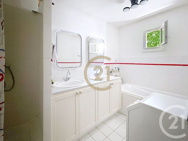 Afficher la photo en grand Appartement F5 à vendre - 5 pièces - 102 m2 - Versailles - 78 - ILE-DE-FRANCE