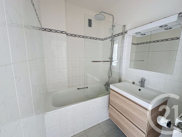 Afficher la photo en grand Appartement F4 à vendre - 4 pièces - 66,83 m2 - Versailles - 78 - ILE-DE-FRANCE