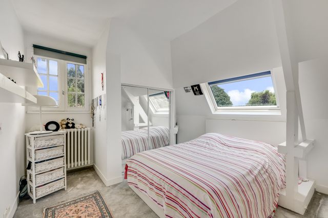 Afficher la photo en grand Maison à vendre - 8 pièces - 250 m2 - Versailles - 78 - ILE-DE-FRANCE