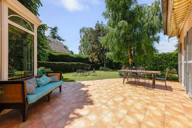 Afficher la photo en grand Maison à vendre - 8 pièces - 250 m2 - Versailles - 78 - ILE-DE-FRANCE